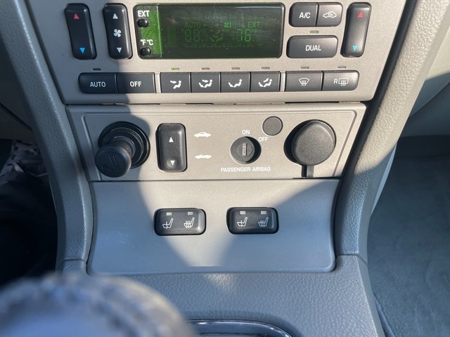 2004 Ford Thunderbird Base photo 19