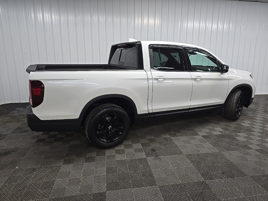 2021 Honda Ridgeline Black Edition photo 3