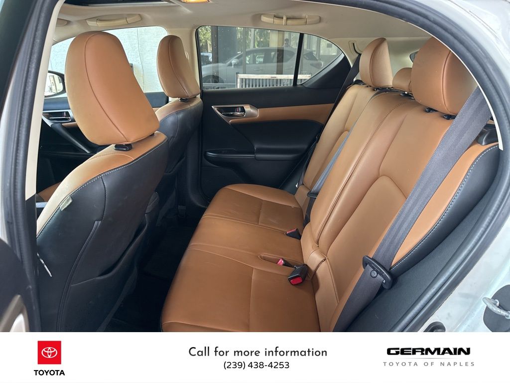2015 Lexus CT 200h photo 12