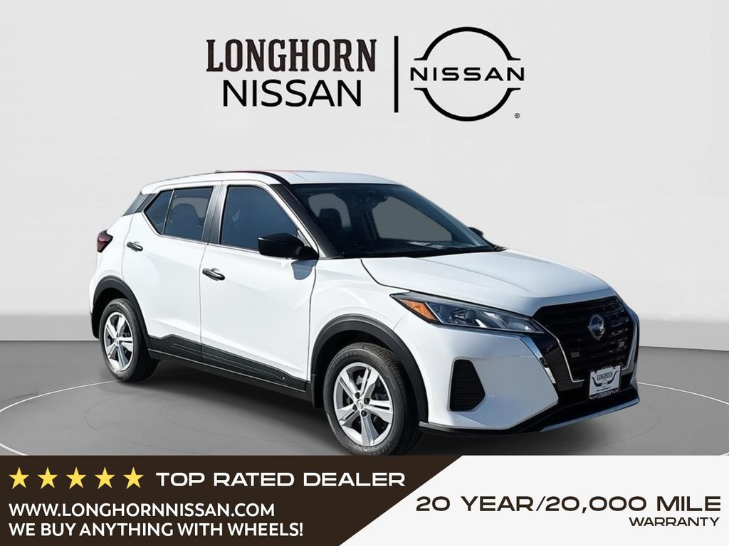 2025 Nissan KICKS PLAY Base's photo