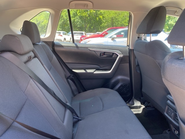 2022 Toyota RAV4 Hybrid LE photo 13