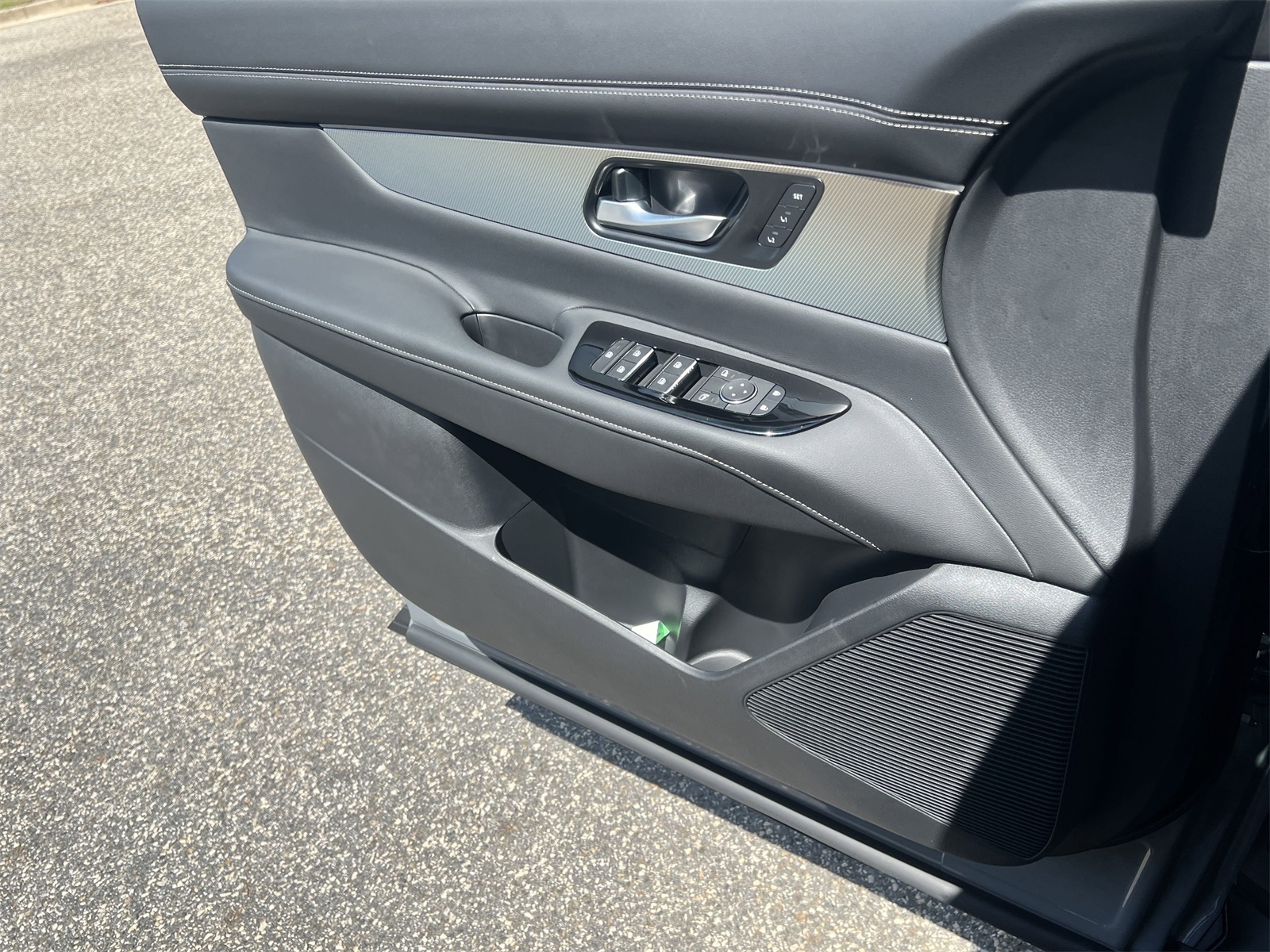 2025 Nissan Murano SL photo 13