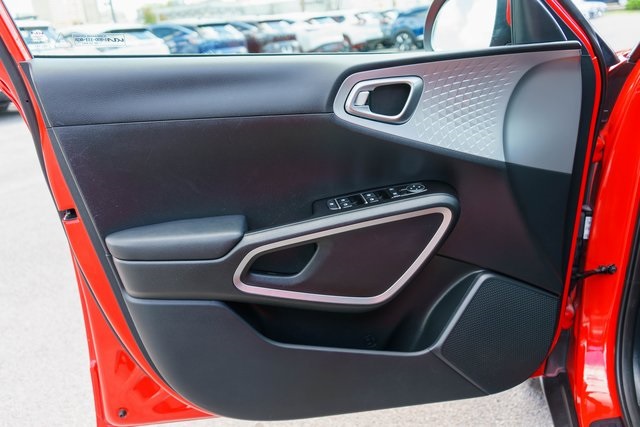 2023 Kia Soul LX photo 13