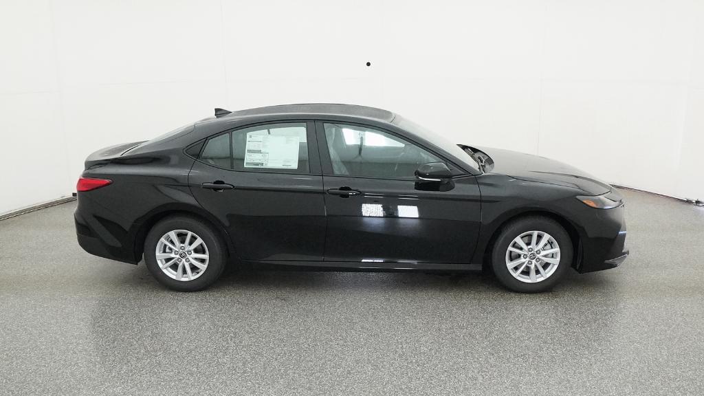 2025 Toyota Camry LE photo 25
