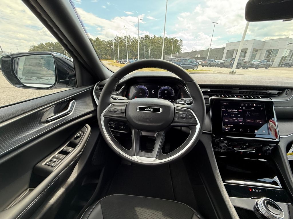 2025 Jeep Grand Cherokee Altitude X photo 14