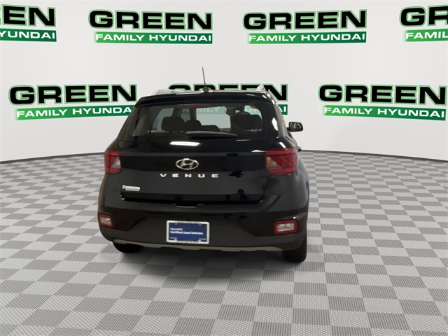 2025 Hyundai Venue SEL photo 16