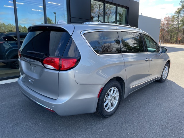 2020 Chrysler Pacifica Touring L photo 4
