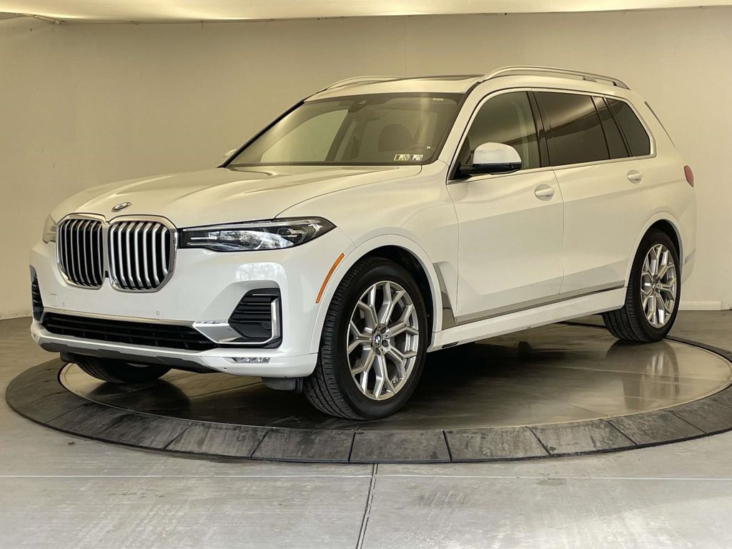 2022 BMW X7 40i's photo