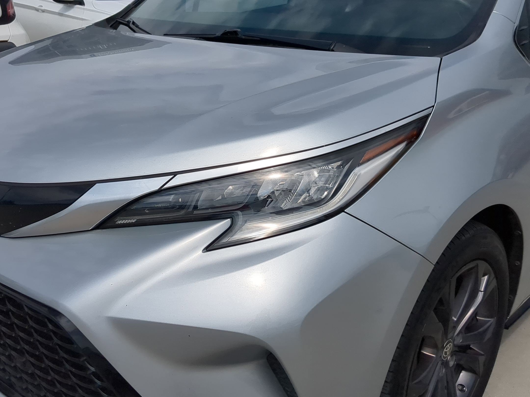 2021 Toyota Sienna XSE photo 10