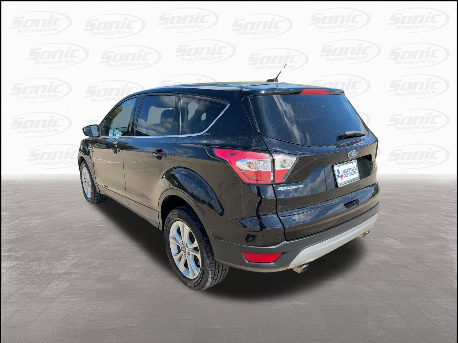 2017 Ford Escape SE photo 2