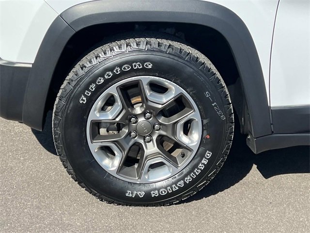 2019 Jeep Cherokee Trailhawk photo 25