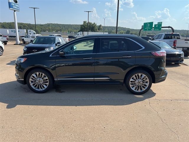2022 Ford Edge Titanium photo 4