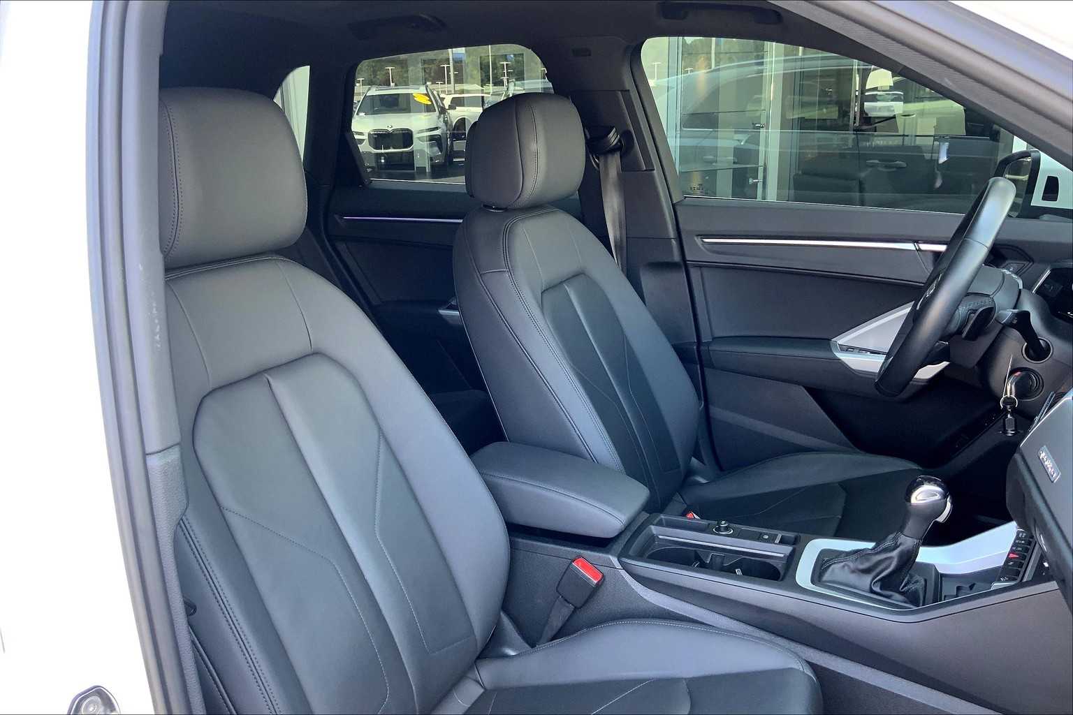 2022 Audi Q3 S line Premium Plus photo 8