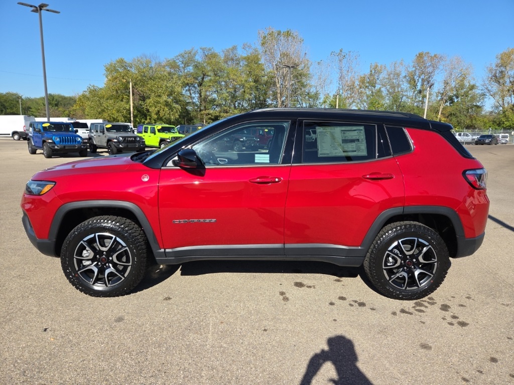 2026 Jeep Compass Trailhawk photo 3