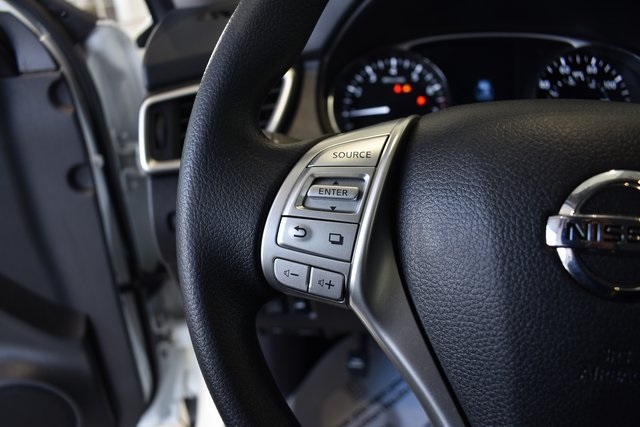 2016 Nissan Rogue S photo 18