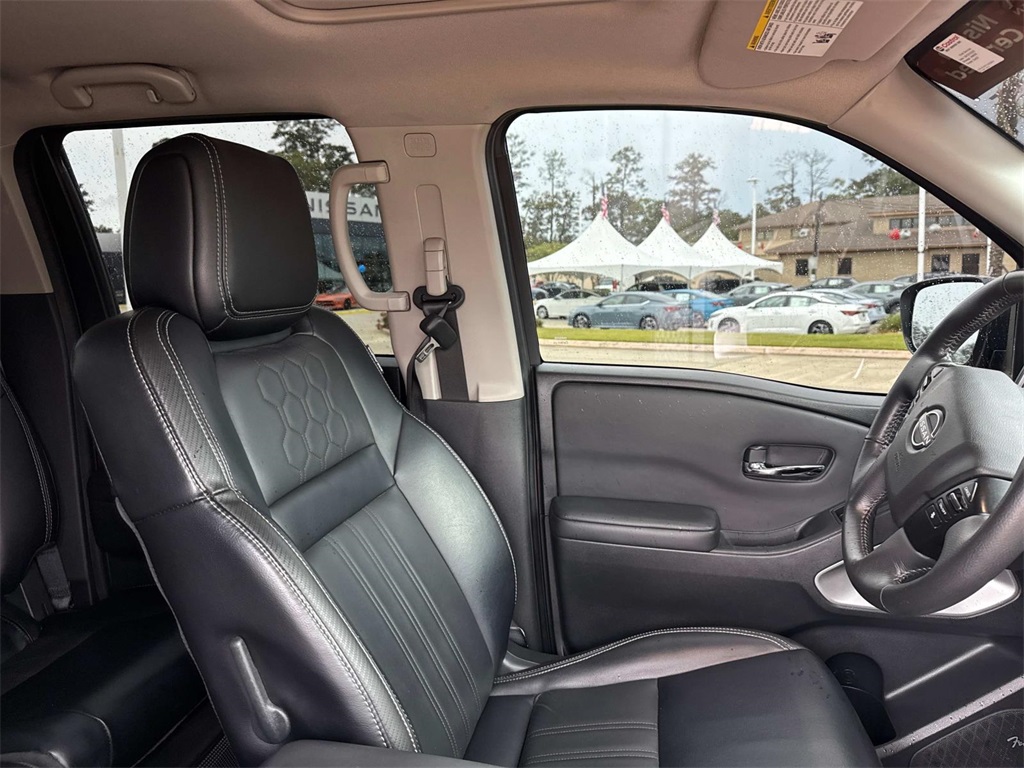 2024 Nissan Frontier SL photo 9