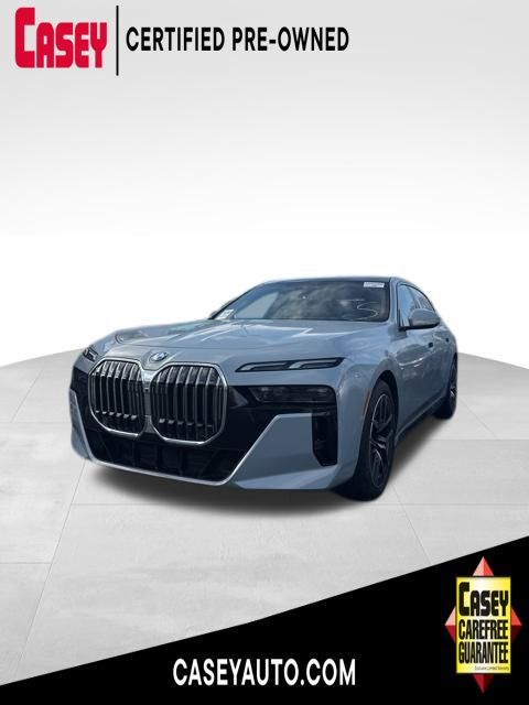 2025 BMW 7 Series 740i's photo