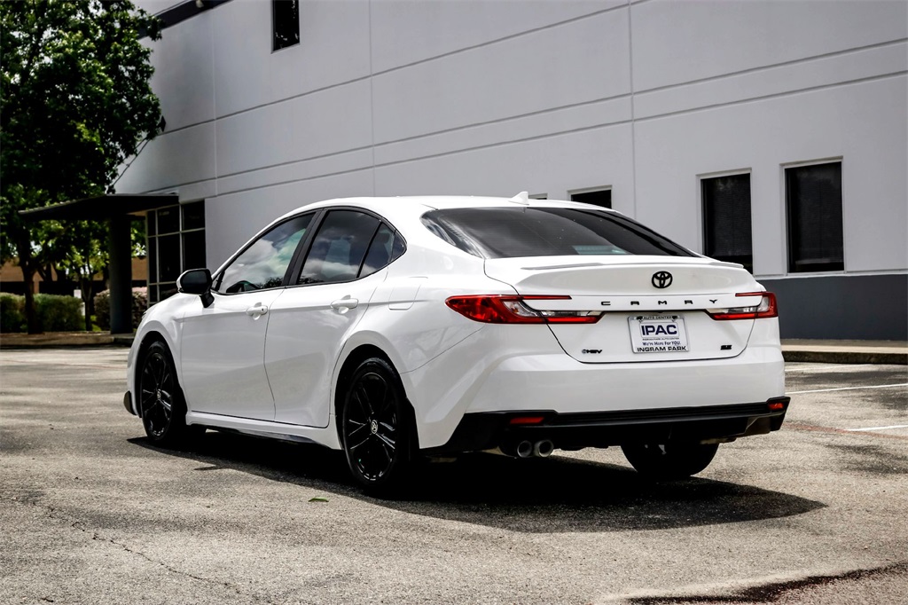 2025 Toyota Camry LE photo 6