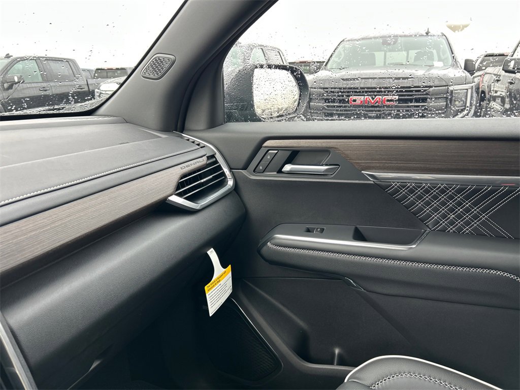 2026 GMC ACADIA - Image 26