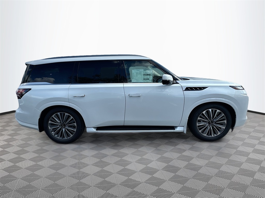 2026 Infiniti QX80 Luxe photo 4