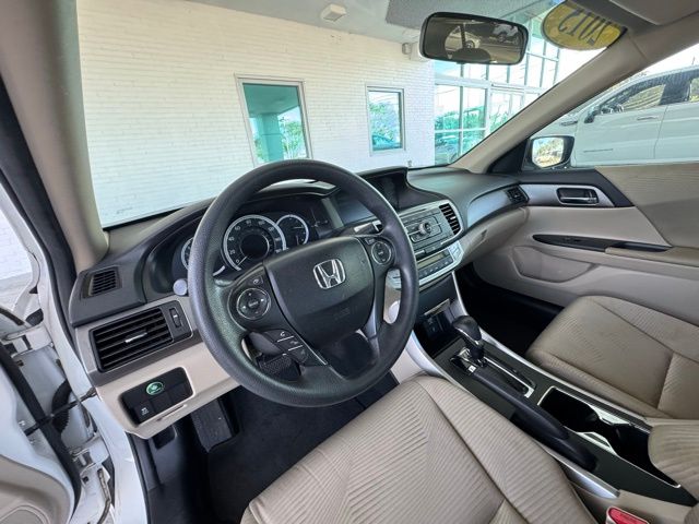 2015 Honda Accord LX photo 10