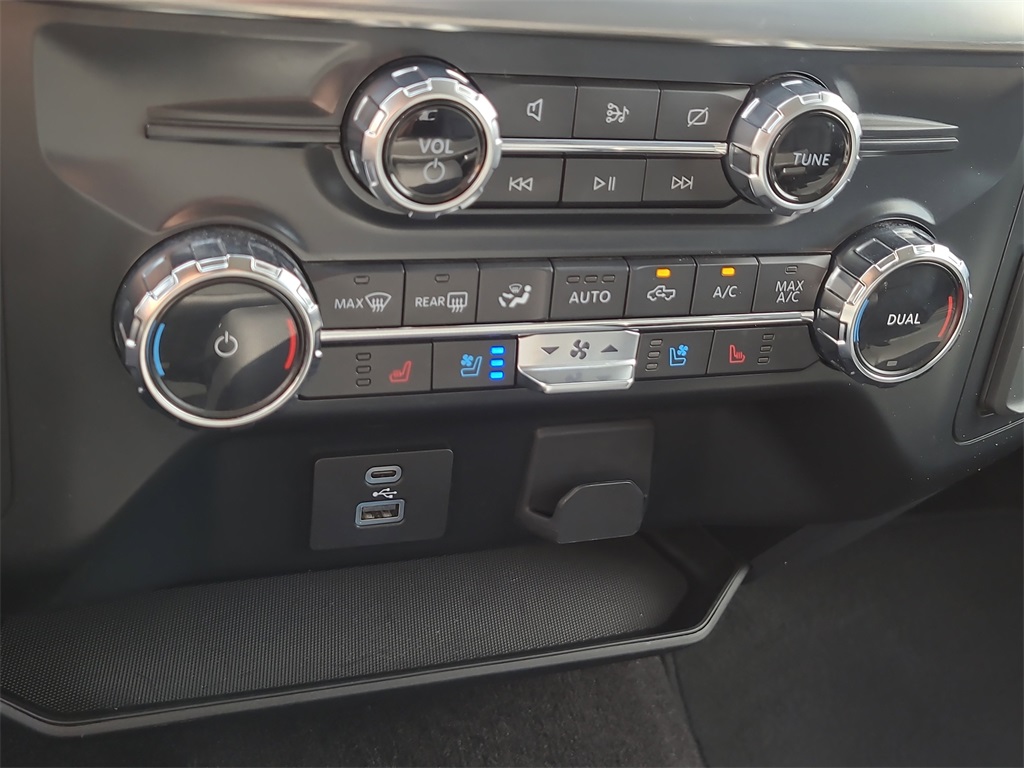 2022 Ford F-150 Lariat photo 24