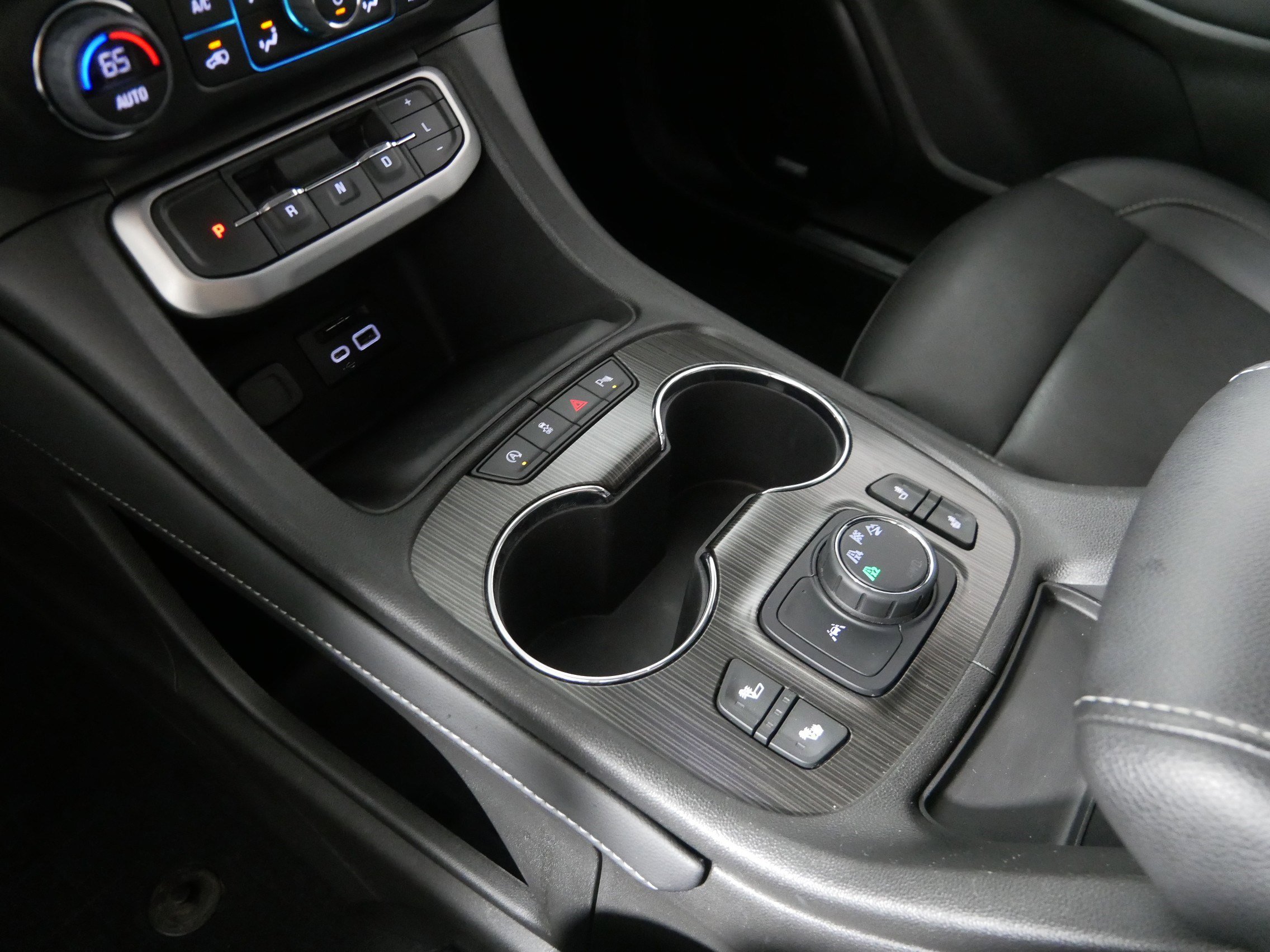 2023 Gmc Acadia SLT photo 23