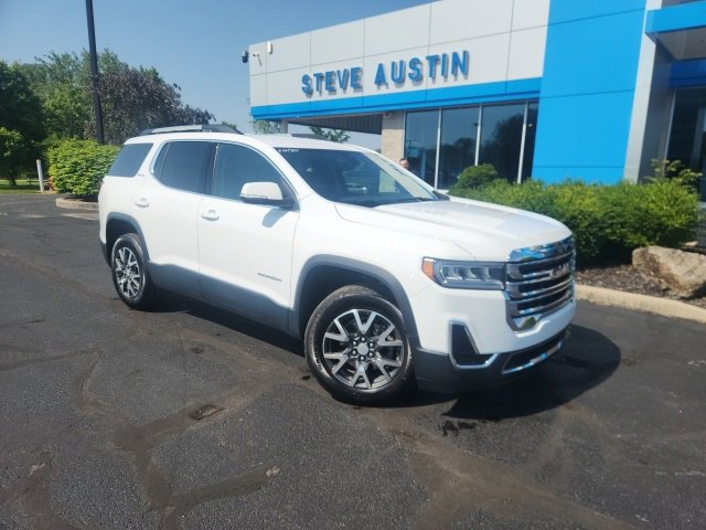 Used 2023 Summit White GMC SLE image 1