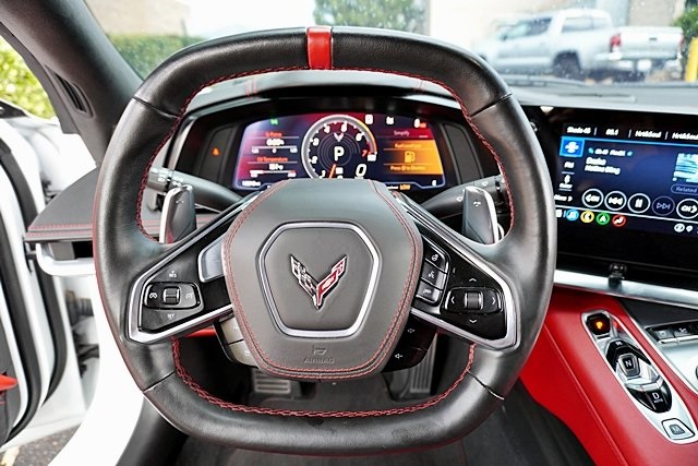 Used 2021 White Chevrolet Stingray image 22