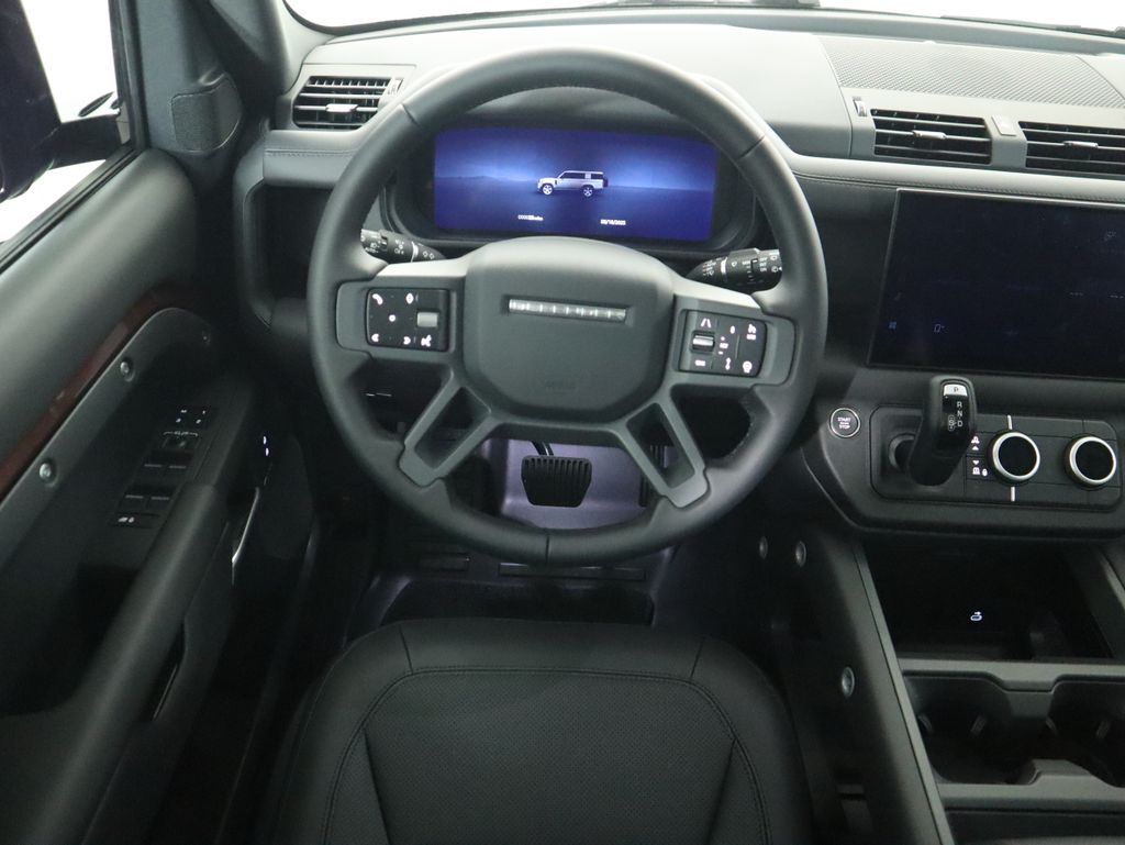 2025 Land Rover Defender 130 S photo 6