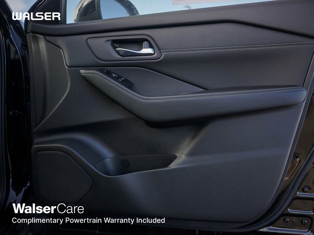 2025 Nissan Rogue SL photo 9