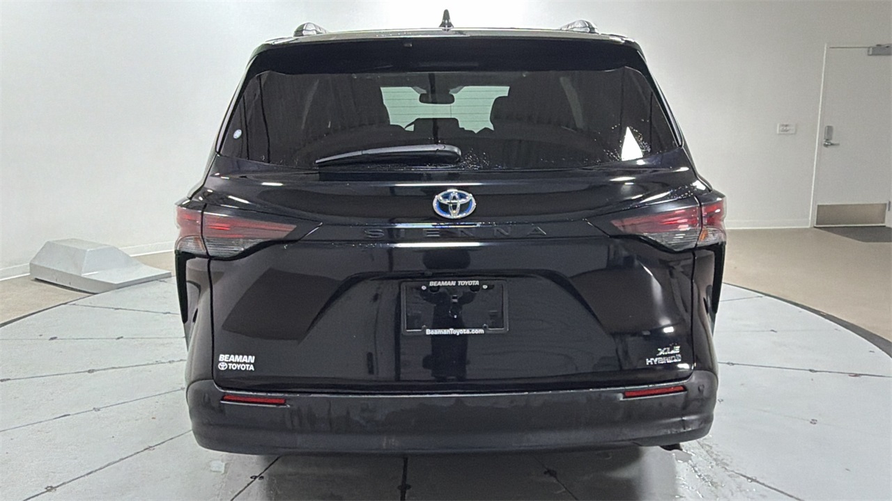 2024 Toyota Sienna XLE photo 4