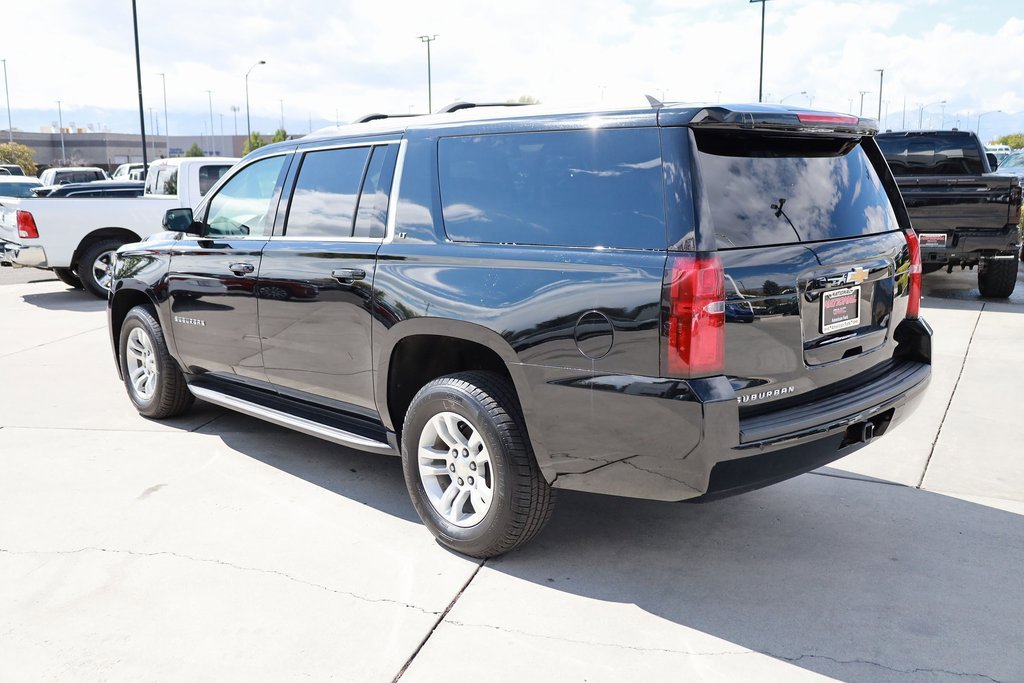 2020 Chevrolet Suburban LT photo 4