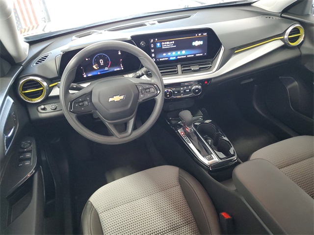 2024 Chevrolet Trax LT photo 22