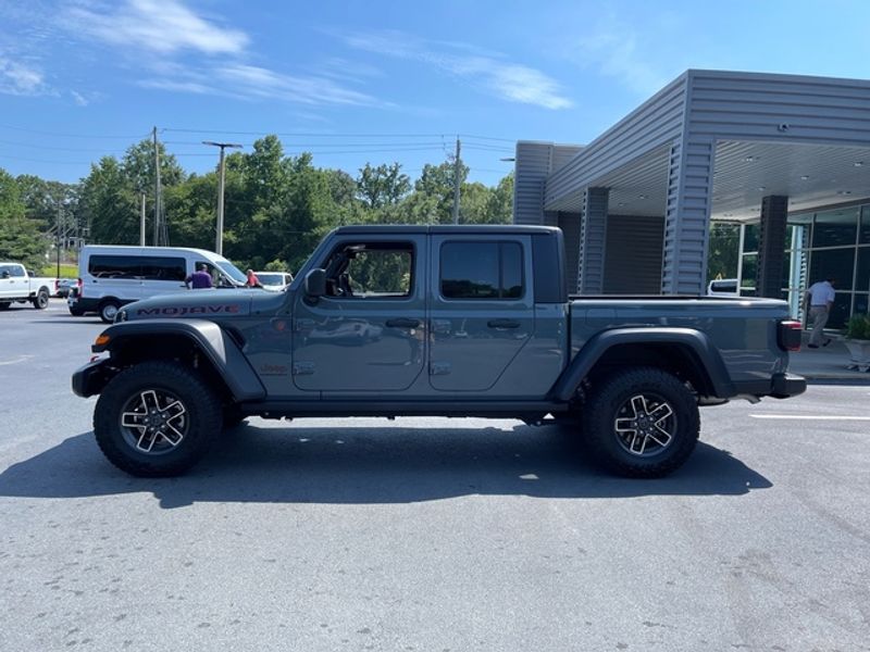 2024 Jeep Gladiator Mojave photo 4