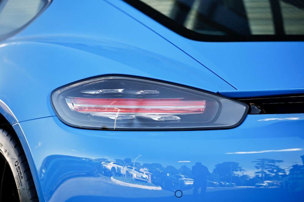 2025 Porsche Cayman photo 15