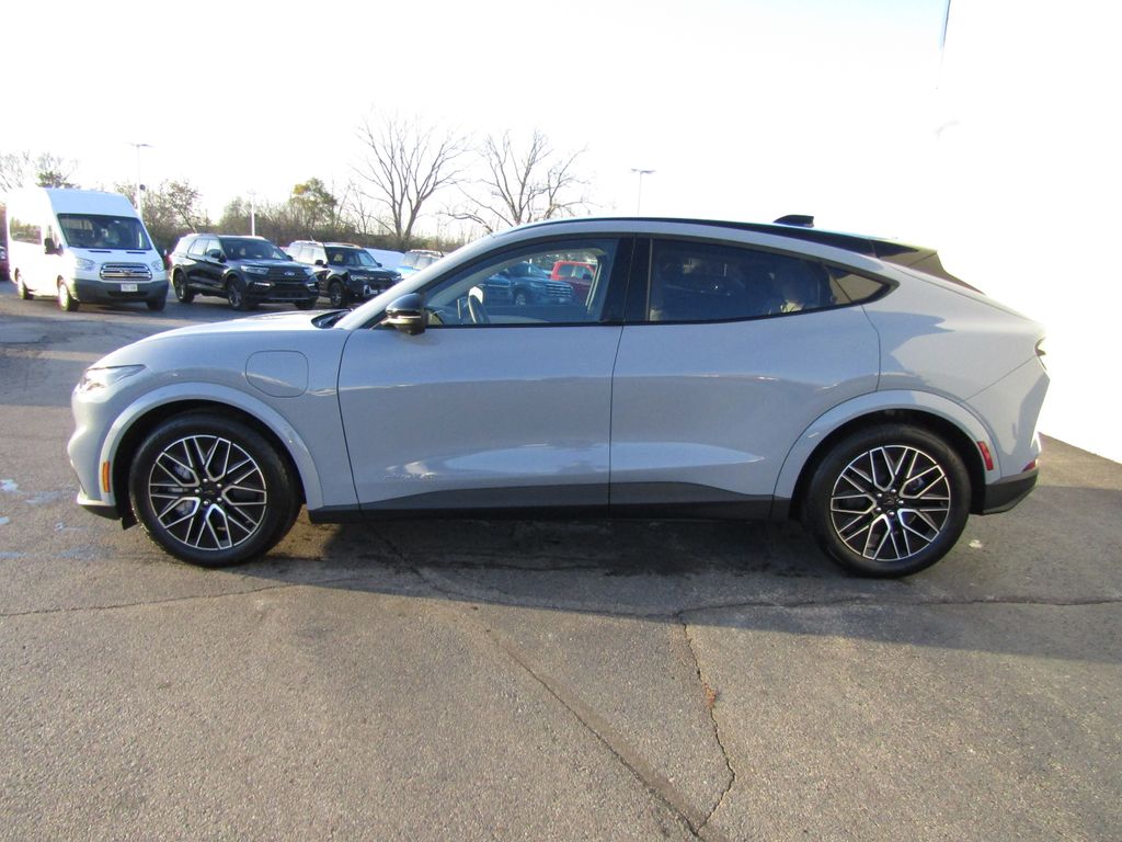 2025 Ford Mustang Mach-E Premium photo 3