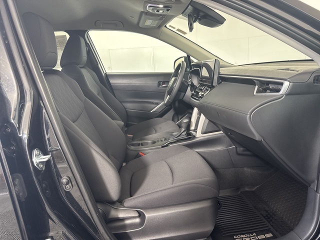 2024 Toyota Corolla Cross LE photo 4