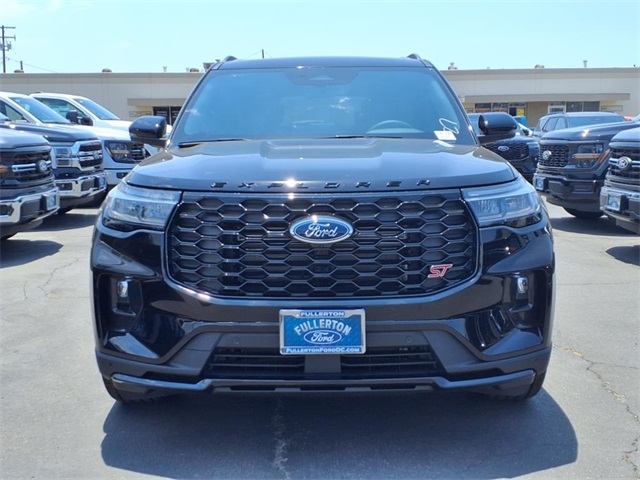 2025 Ford Explorer ST photo 2