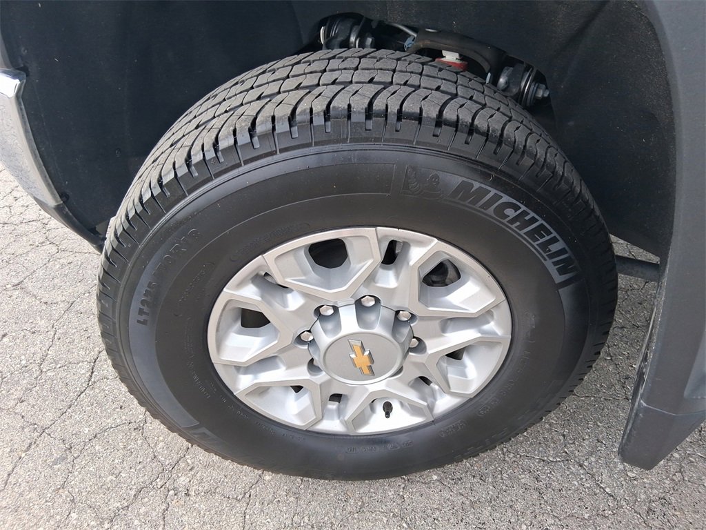 2024 Chevrolet Silverado 2500HD Sport photo 13