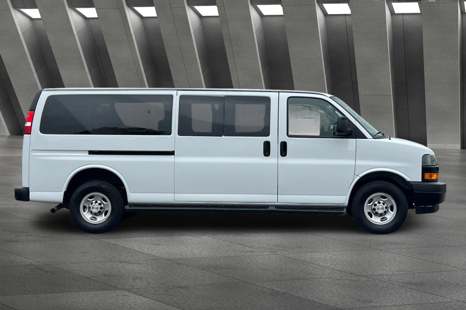 2023 Chevrolet Express Passenger 3500 photo 2