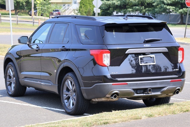 2022 Ford Explorer XLT photo 3