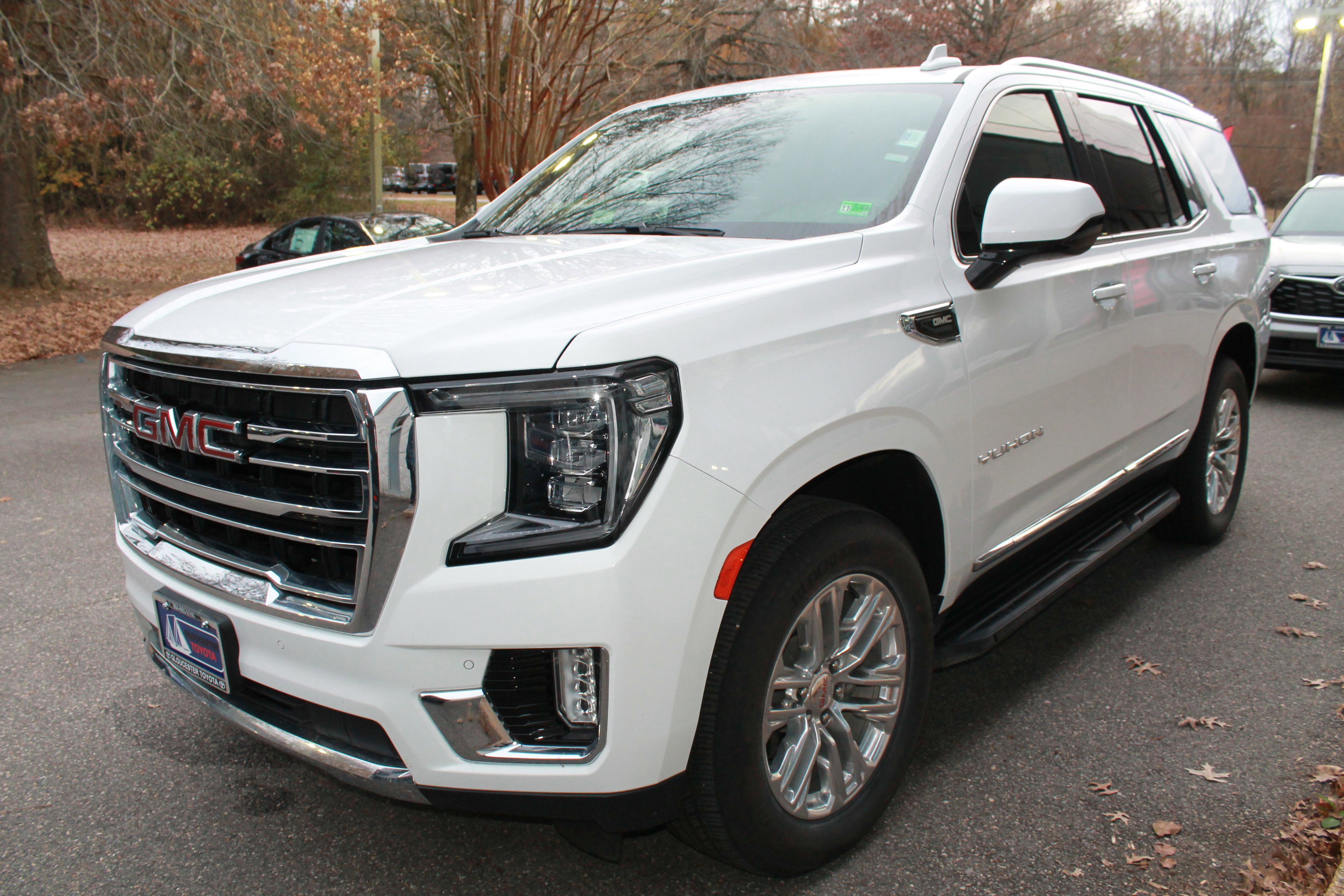 2024 GMC Yukon SLT's photo