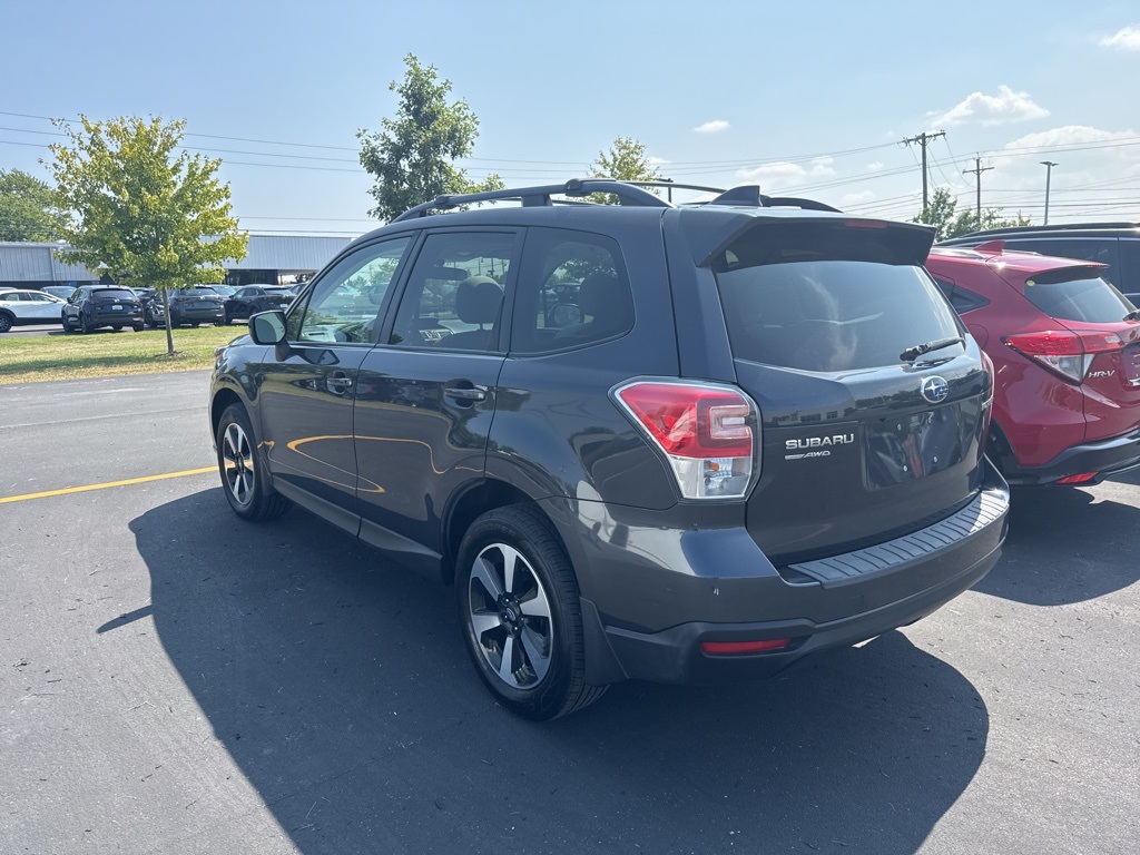 2018 Subaru Forester 2.5i Premium photo 4