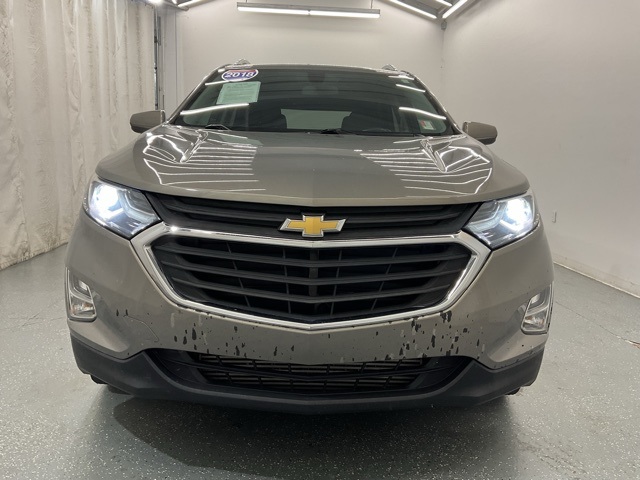 2018 Chevrolet Equinox LT photo 2