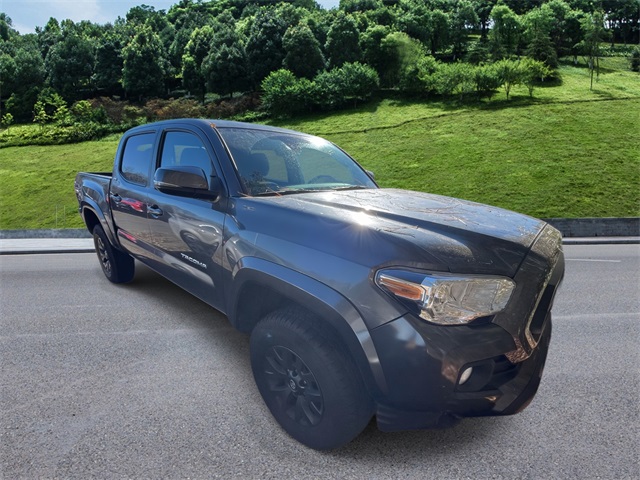 2022 Toyota Tacoma SR5's photo
