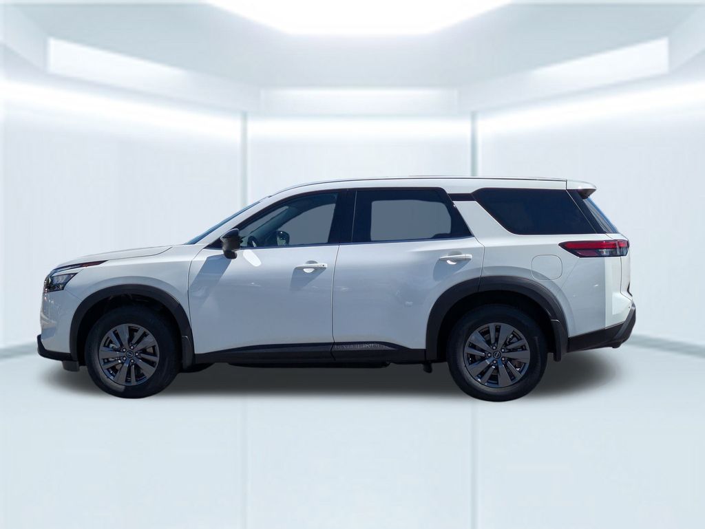 2025 Nissan Pathfinder S photo 2
