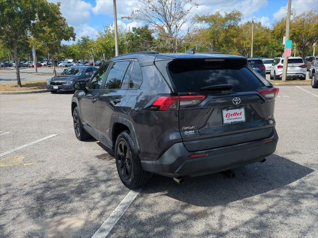 2019 Toyota RAV4 LE photo 6