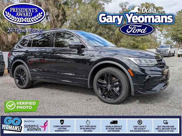 2022 Volkswagen Tiguan SE R-LINE BLACK's photo