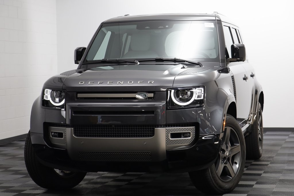 2025 Land Rover Defender 110 X-Dynamic SE photo 2